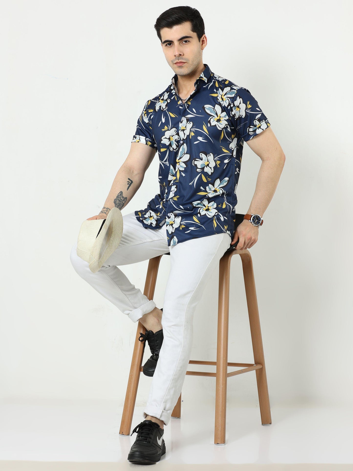 Men Regular Fit Floral Print Spread Collar Casual Shirt